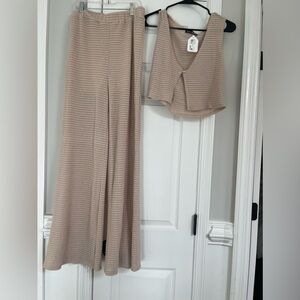 BLUE BLU Set. Color beige Size Medium. BRAND NEW WITH TAGS